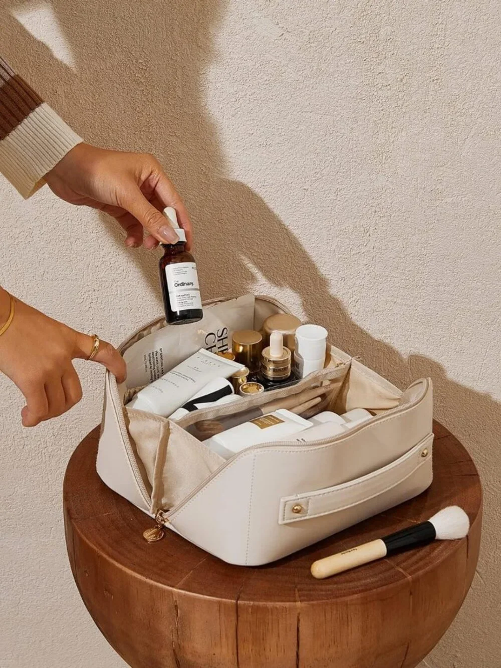 Stylish White PU Leather Travel Makeup Bag for Women - Medium Cosmetic Organizer